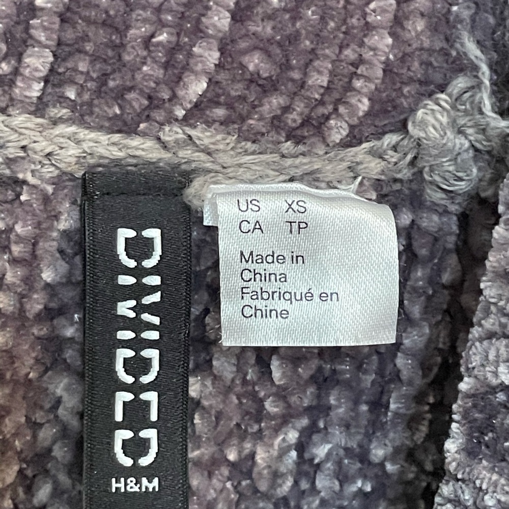 H&M TurtleNeck Sweater - Picture 2 of 2